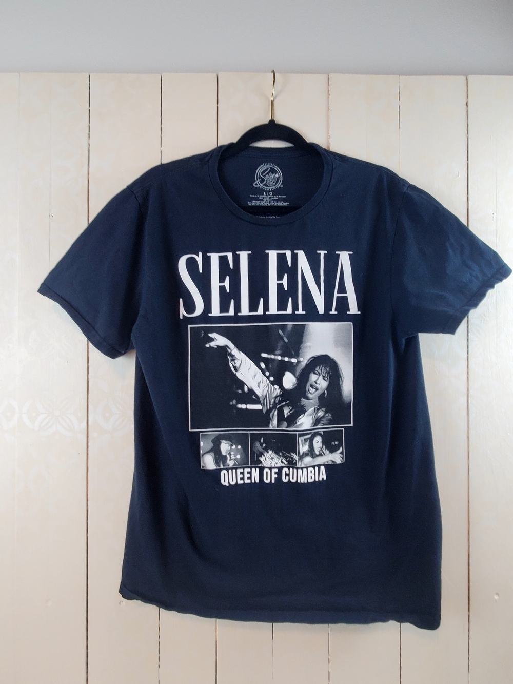 Selena Gomez Black Graphic 'Queen of Cumbia' Short Sleeve Tee